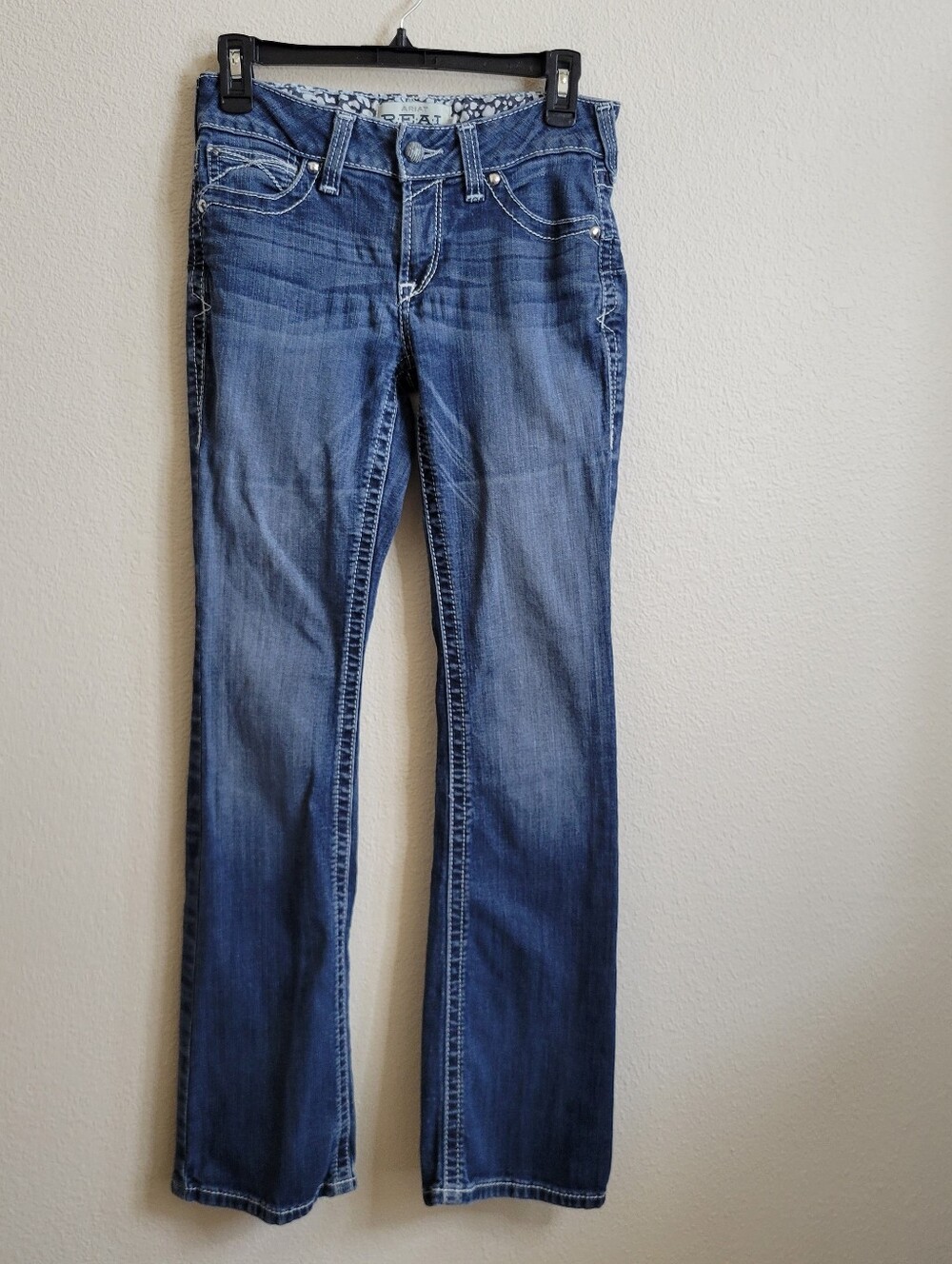 Ariat Real Denim Blue Low Rise Boot Cut Jeans 28R.